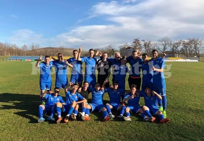 U19 тръшна „шейховете“ край морето, U17 губи тежко на \