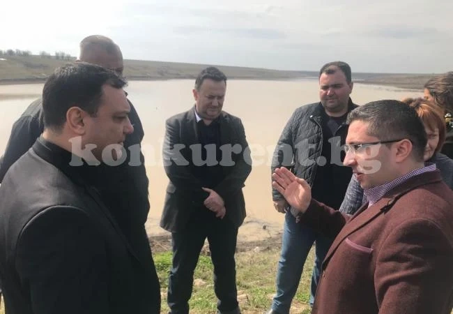Борисов изпрати министри на проверка
