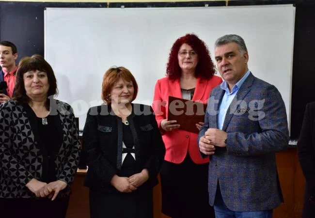 (Видео) Откриха уникален кабинет във врачанска гимназия