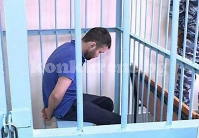Задържаха мъж, който срязал гумите на кола