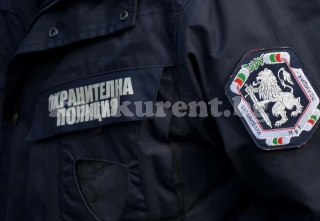 Разкриха крадци, задигнали пиячка и лаптопи
