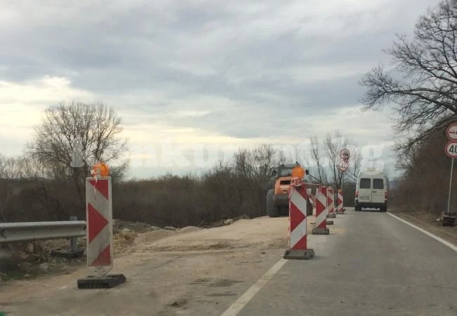 Започна спешен ремонт на пътя Враца – Криводол СНИМКИ