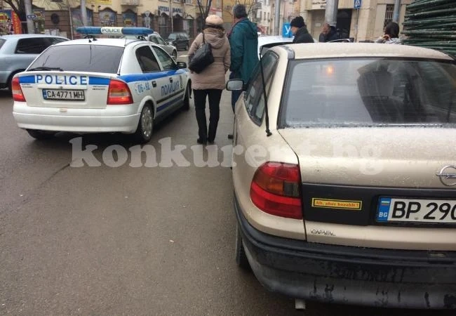 Две коли огънаха ламарини на \