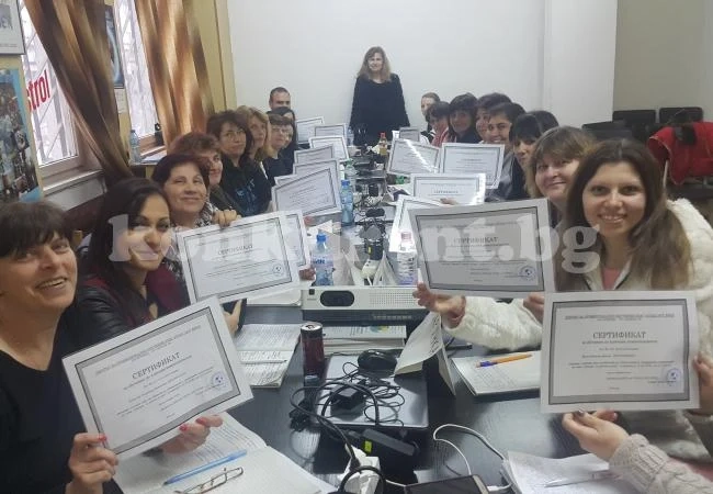 Обучиха 80 безработни от две общини в региона