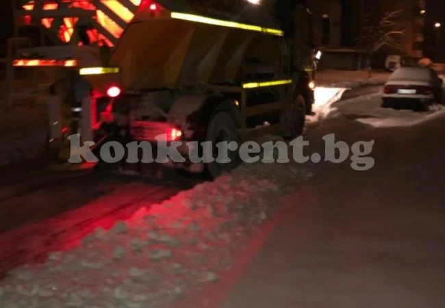 30 сантиметра е новото снежно покритие във Враца СНИМКИ