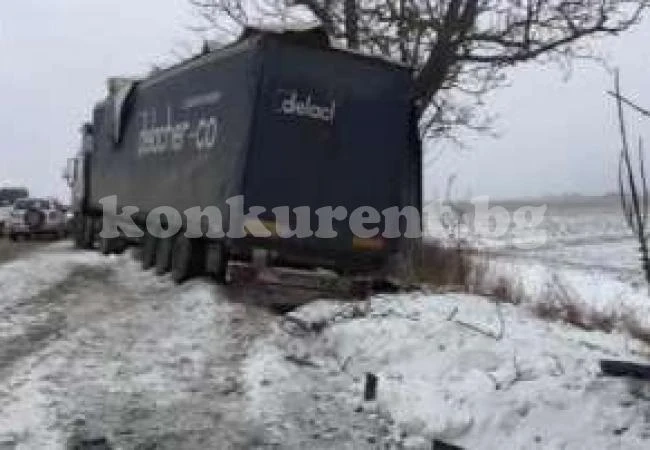 Ограничиха движението по обходния път на Видин, изтеглят аварирал ТИР
