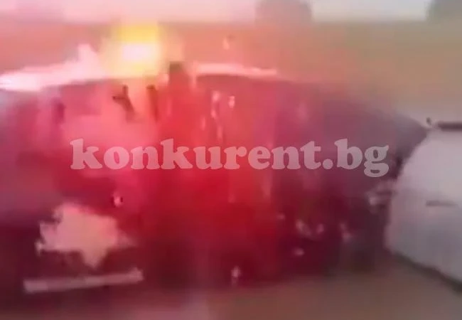 ВИДЕО със заклещен полицай стана хит в мрежата