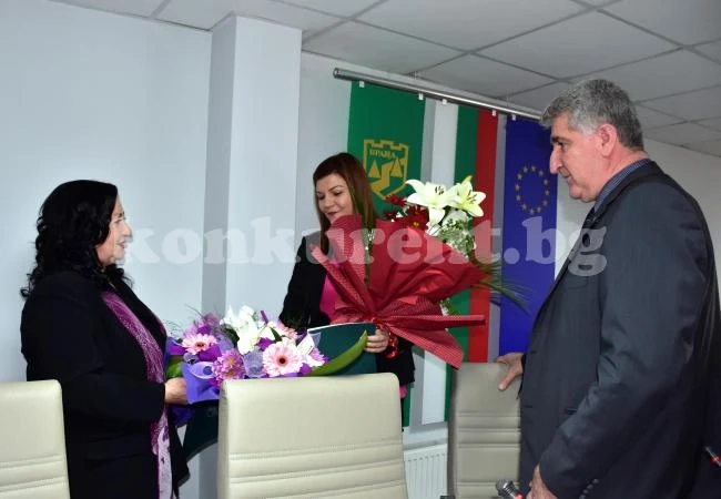 Владислава Лакова почерпи за ЧРД на сесията