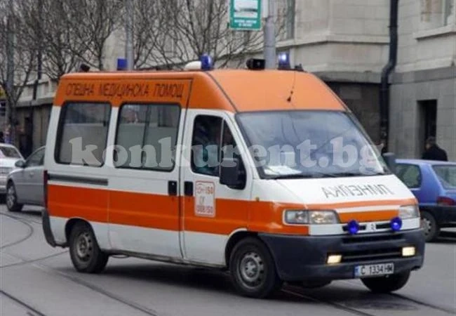 Кола удари 6-годишно момче, изскочило на пътя