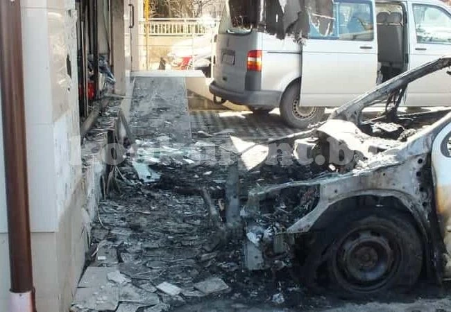 СНИМКИ Подпалиха колата на Крушовенски