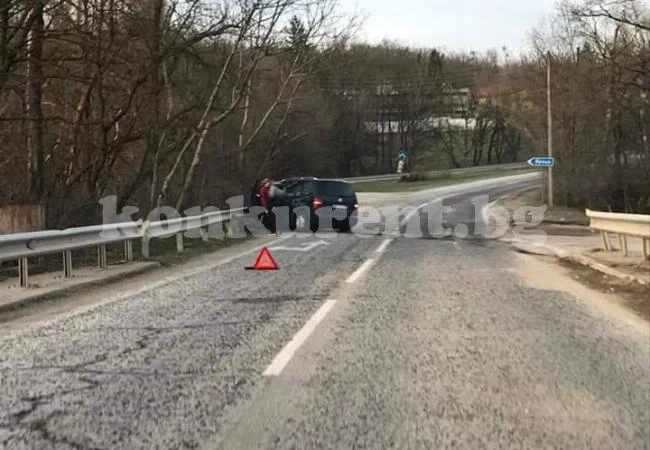 Шофьор се наниза на мантинелата край Враца СНИМКА