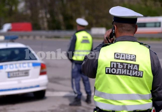 Леко почерпен се раздели с книжката си