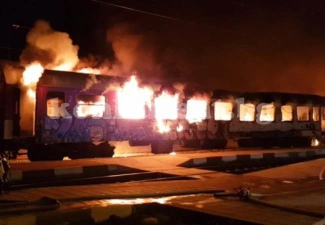 Пожар избухна във влак