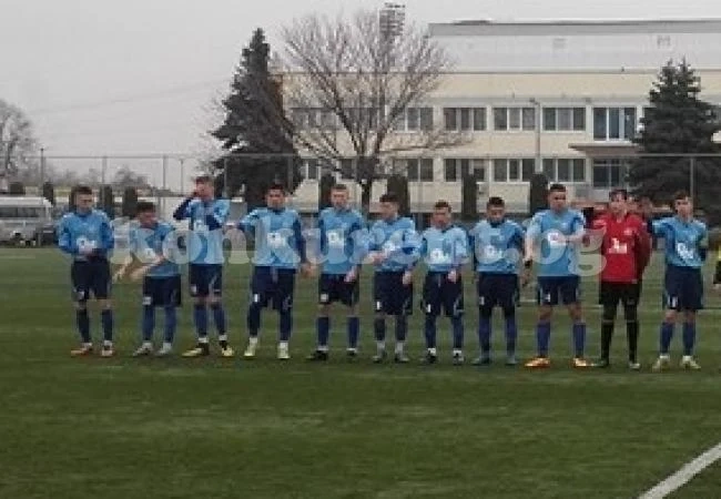 Тежко поражение за U17 във Варна