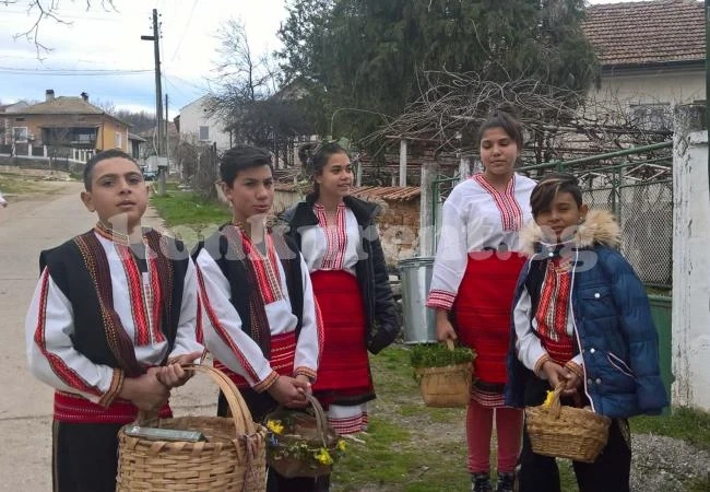 Отбелязаха Лазаровден в мездренското село Моравица