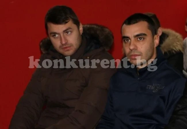 Капитанът на Бдин бележи в Свищов, червен картон за Къро