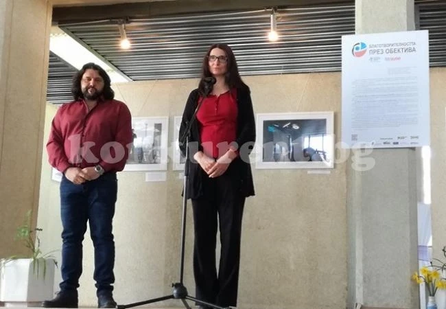 В Бяла Слатина откриха фотоизложба „Благотворителността през обектива”