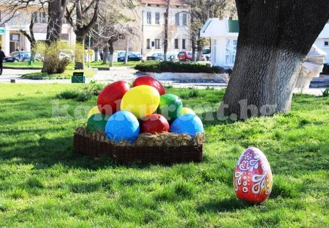 Кошница с яйца краси Бяла Слатина за празника