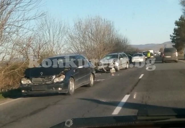 Тежко верижно меле на пътя