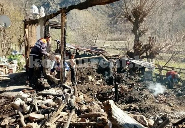 Помагат на абитуриент от Зверино, чийто дом изгоря на Цветница