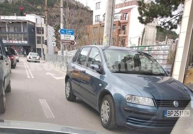 Да паркираш по врачански СНИМКА