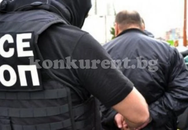 ОБНОВЕНА Ченгета намериха дрога в метален бункер