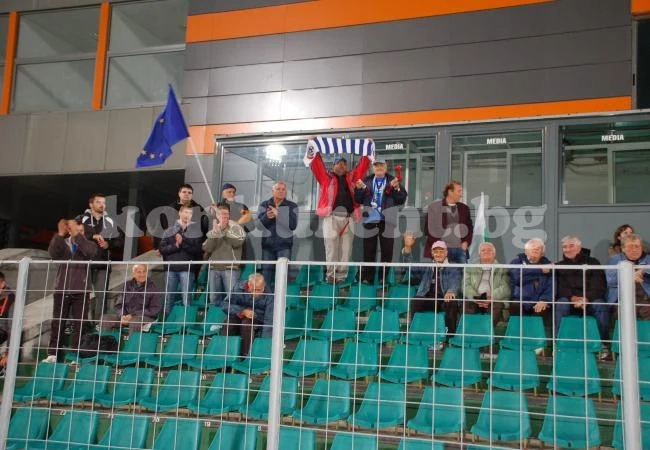 Возят без пари феновете на Монтана до Ловеч