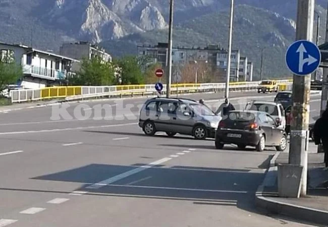 Коли огънаха броните край Лидл СНИМКИ
