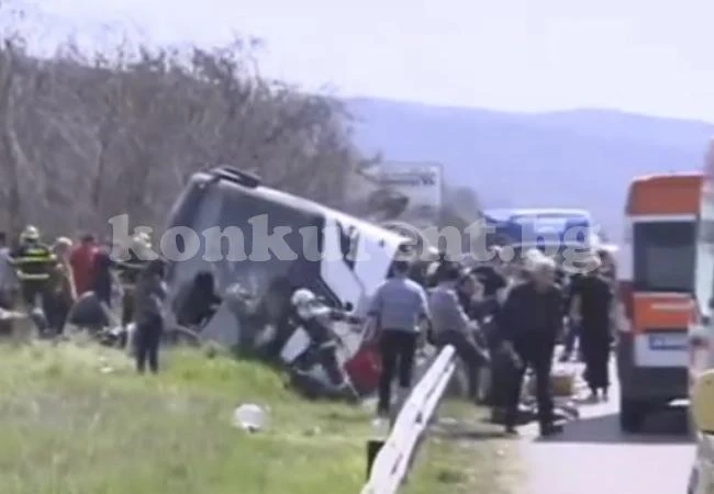 (ВИДЕО СНИМКИ) Шестима загинали в преобърнатия автобус на \