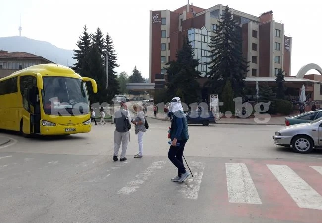 Туристи налазиха Белоградчик СНИМКИ