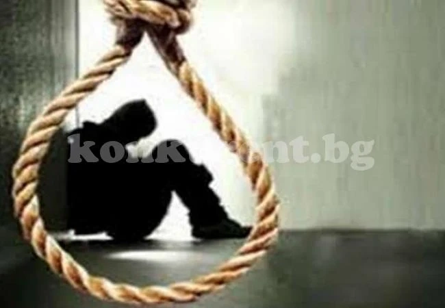 Абитуриентка се обеси с шал