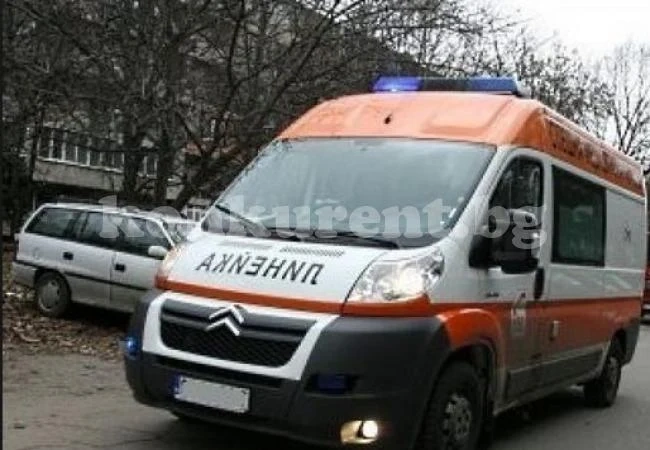Моторист е в критично състояние след катастрофа
