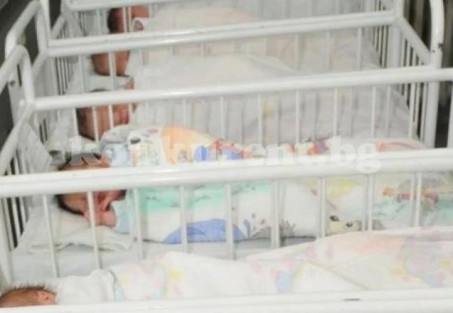 България втора по новородени извънбрачни деца в ЕС