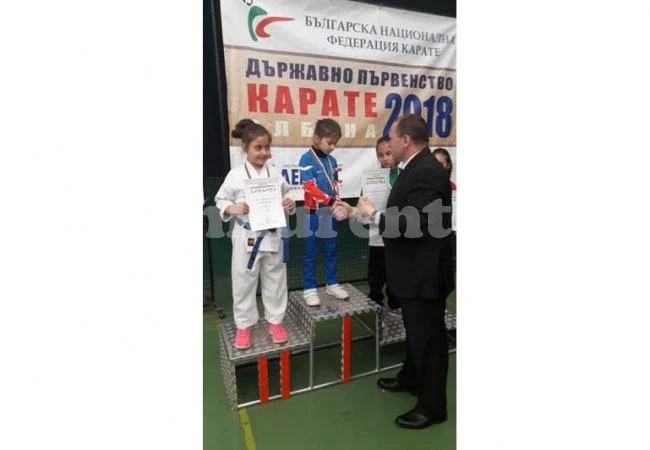 Сияна печели първа титла, макар и контузена
