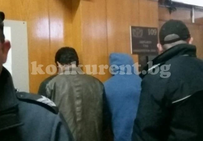 Четирима тарашили селски пилетарник