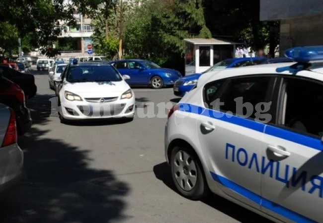 Бизнесмен застрелял двама, пуснаха го под домашен арест