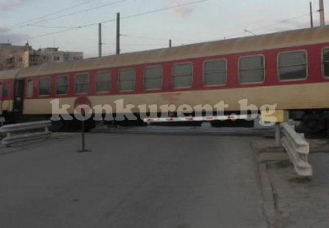 Потрошиха бариера на жп прелез