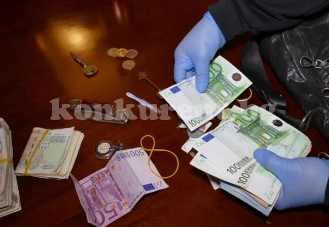 Сейфовете на РПУ-та и БНБ се пръскат по шевовете от бандитски пари