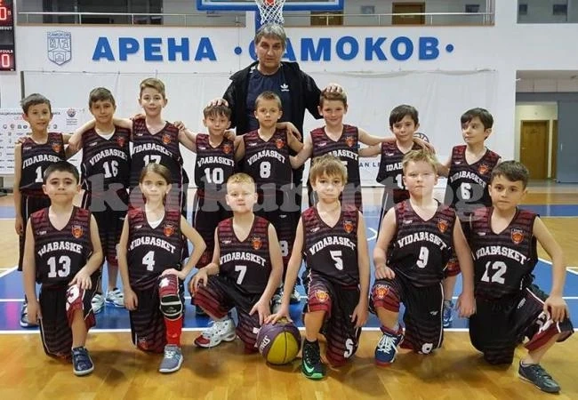 Приятели на Видабаскет дариха екипи и емоции на ДЮШ