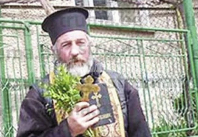Прокуден от Синода свещеник се върна от гурбет в Италия и се хвана на работа като...