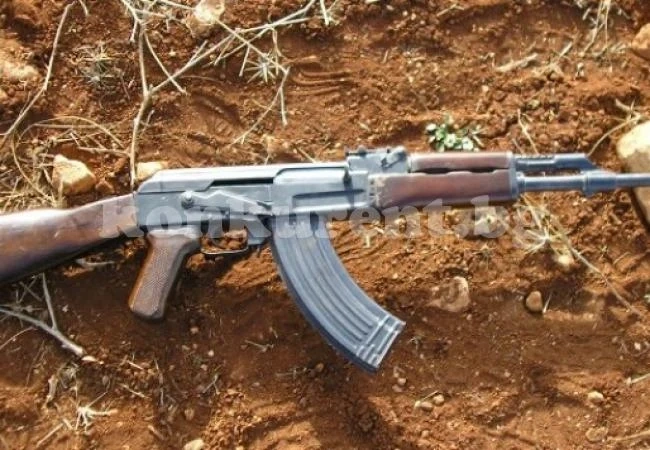 Дядо изкопа Калашник в двора си