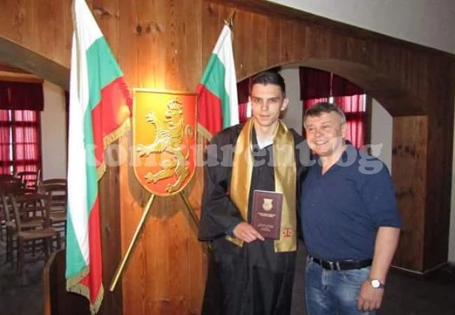 Известен врачанин се похвали с юрист в семейството СНИМКИ