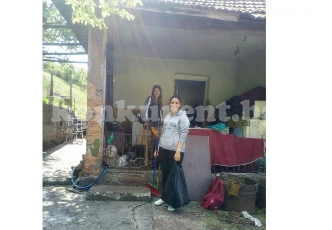 Чуждестранни доброволци изработваха сувенири и помагаха на стари хора в Мездра