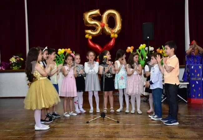 С детско парти детска градина „Вълшебница“ отбеляза 50-годишен юбилей СНИМКИ