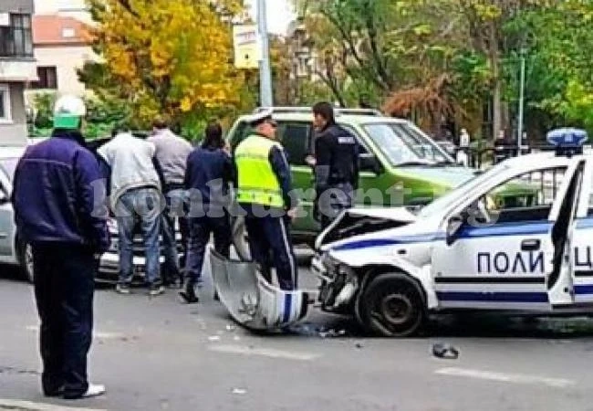 (ОБНОВЕНА) Патрулка нацели „Ауди” насред Монтана