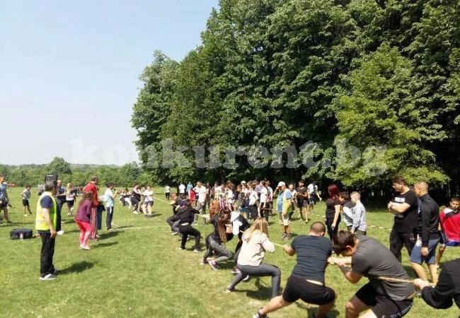 Над 400 ученици се включиха в юбилеен спортен празник /Снимки/
