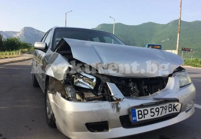 Наквасен шофьор изтрезня в ареста след като катастрофира във Враца