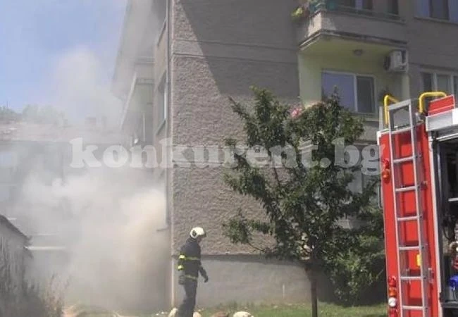Двама ранени при взрив на газова бутилка
