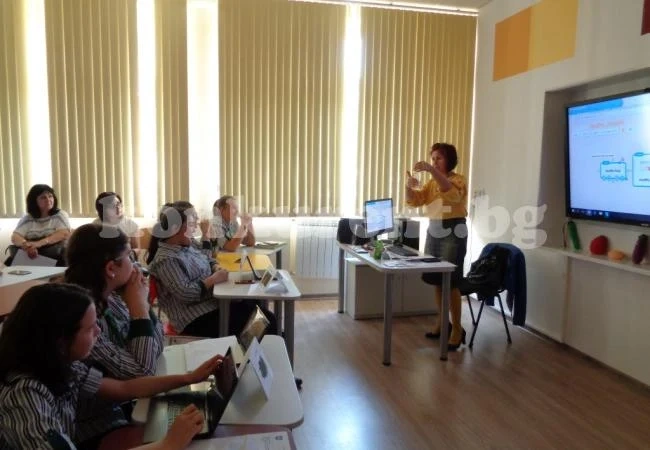 Учител по английски език от ППМГ – Враца изнесе открит урок за здравословния начин на живот 