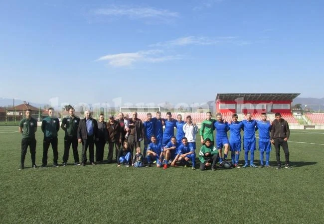Юношите на Ружинци узакониха титлата си без игра